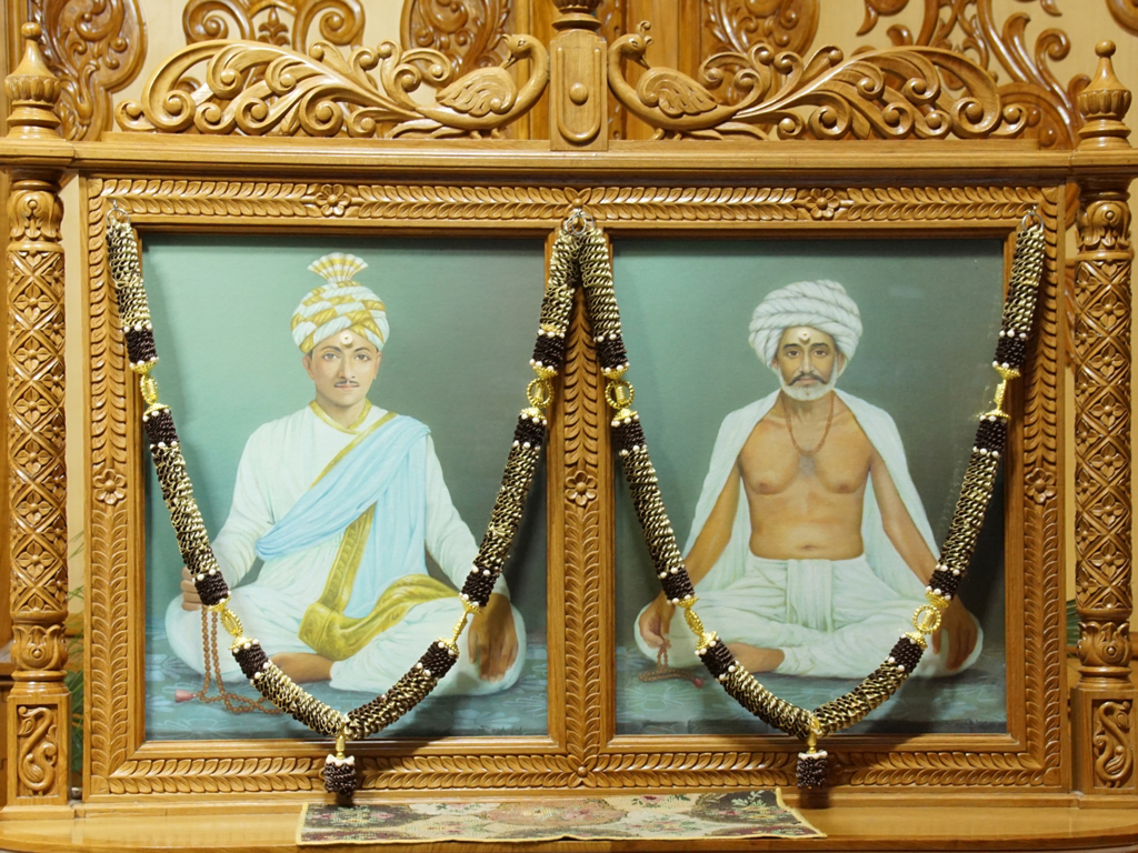 On Left, Brahmaswarup Bhagatji Maharaj and On Right Brahmaswarup Jaga Swami