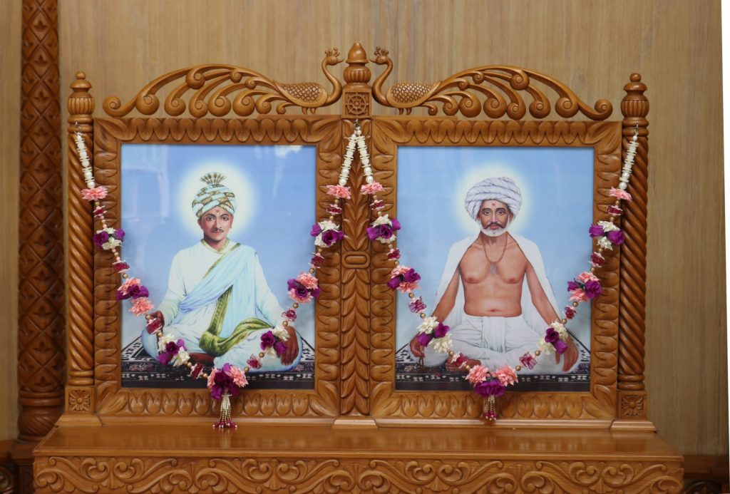 On Left, Brahmaswarup Bhagatji Maharaj and On Right Brahmaswarup Jaga Swami