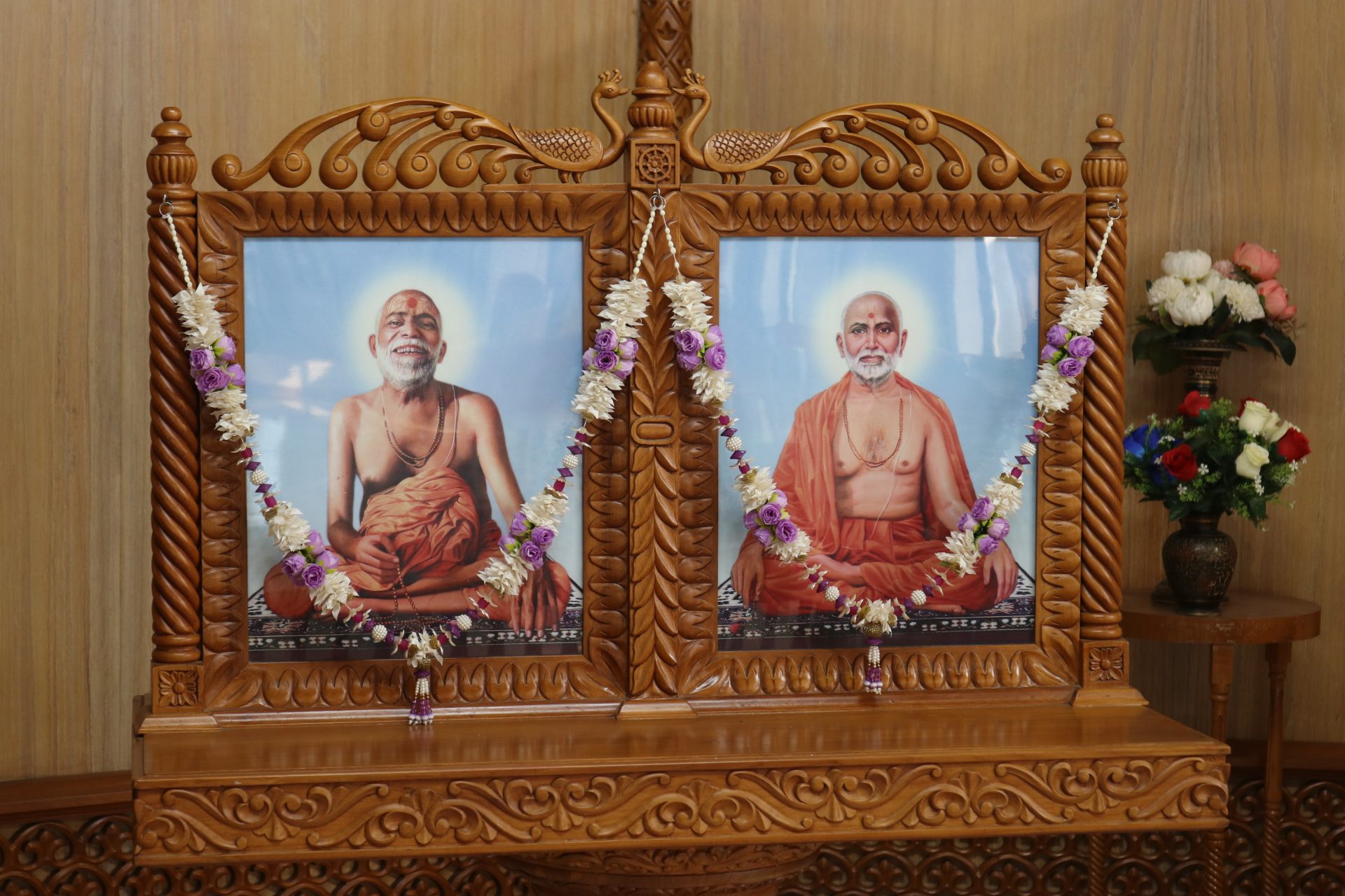 On Left, Brahmaswarup Yogiji Maharaj and On Right Brahmaswarup Shastriji Maharaj